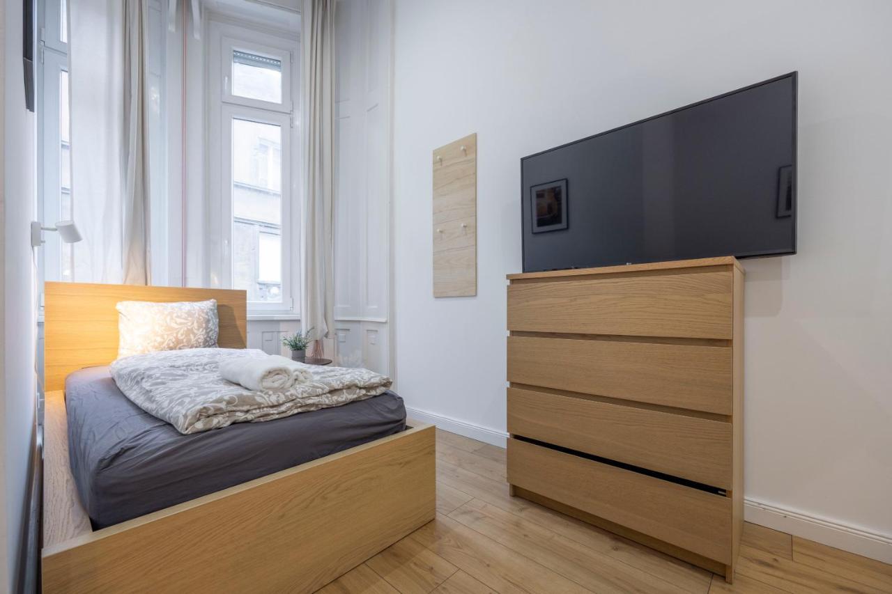 Central Grand Apartment With 5Bedrm 2Bathroom Budapeste Exterior foto
