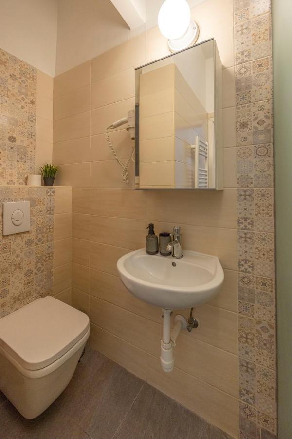 Central Grand Apartment With 5Bedrm 2Bathroom Budapeste Exterior foto