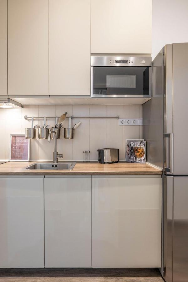 Central Grand Apartment With 5Bedrm 2Bathroom Budapeste Exterior foto