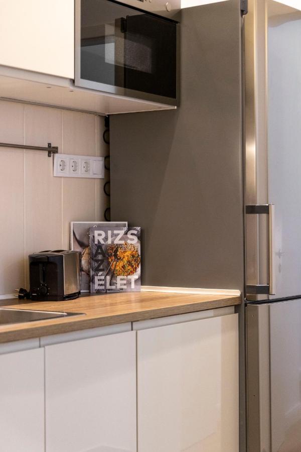 Central Grand Apartment With 5Bedrm 2Bathroom Budapeste Exterior foto