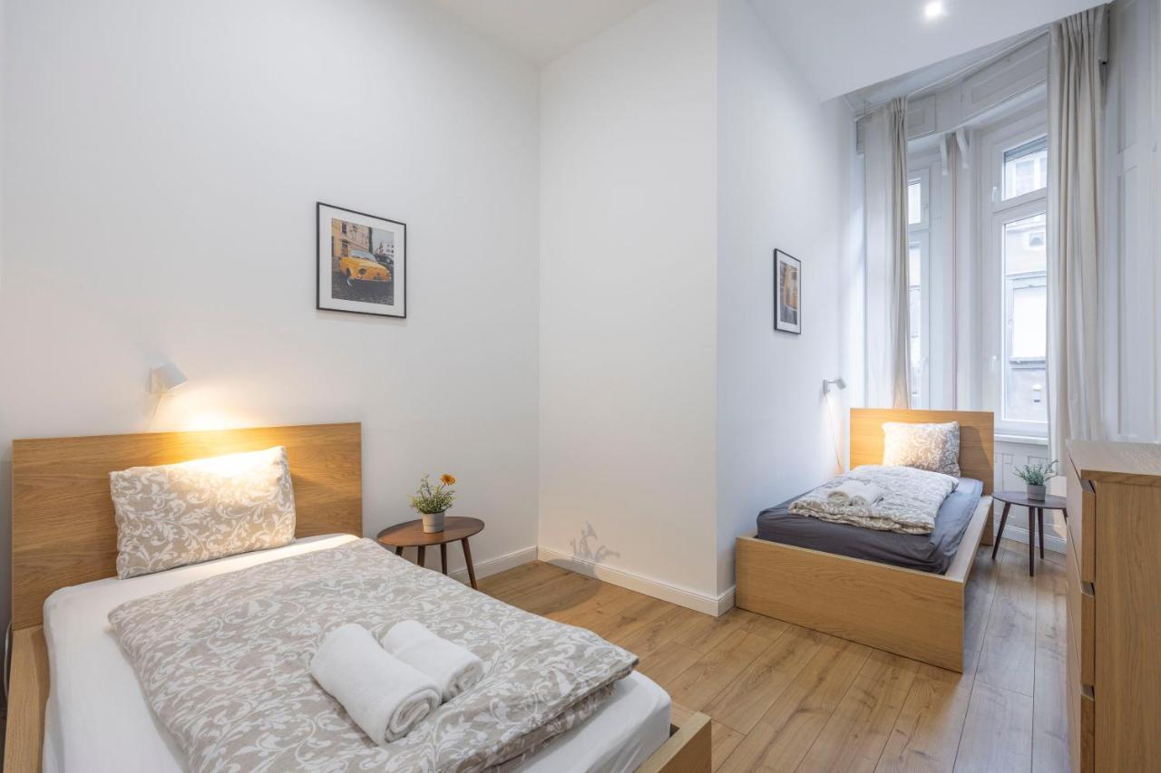 Central Grand Apartment With 5Bedrm 2Bathroom Budapeste Exterior foto
