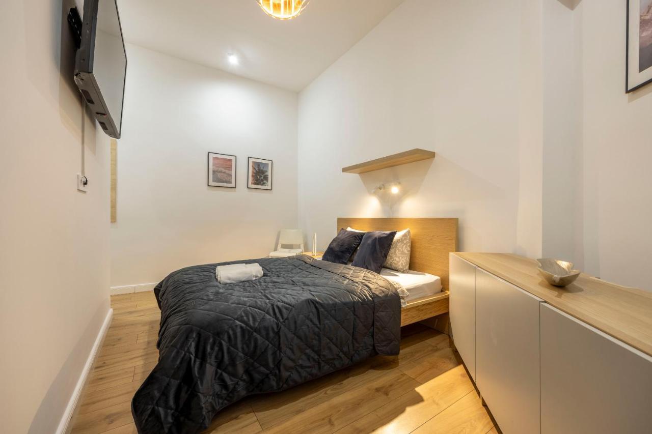 Central Grand Apartment With 5Bedrm 2Bathroom Budapeste Exterior foto